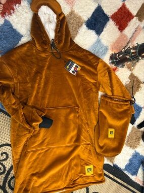 NWT BIG BLANKET CO BLANKET HOODIE